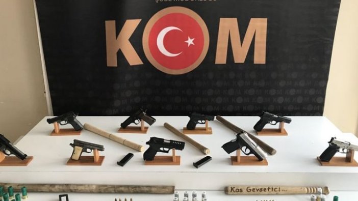 Esenyurt'ta 5 taksi durağına operasyon: 22 kişi gözaltına alındı