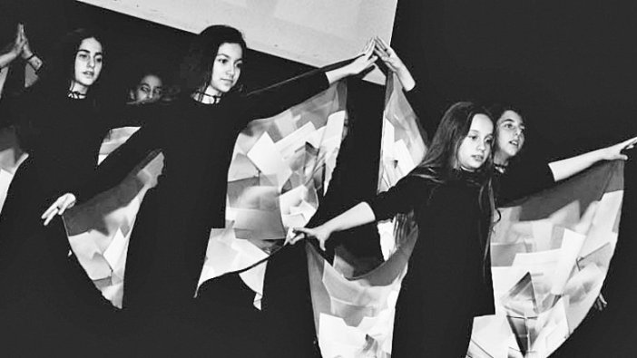 ‘Tarihe Bir Bakış Dansa Bir Adım’