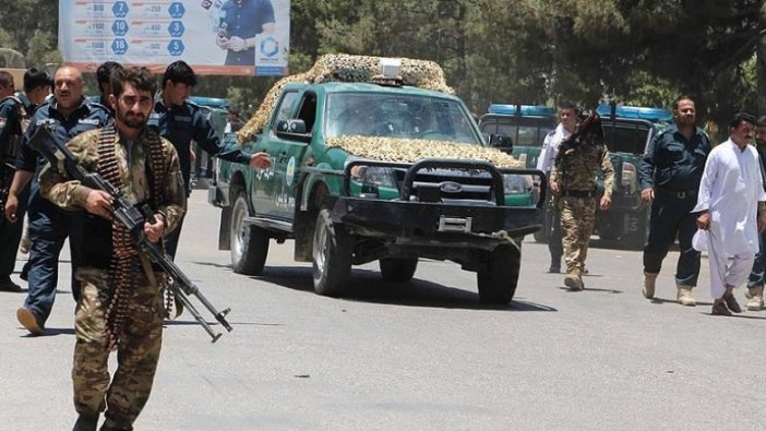 Afganistan'da bombalı saldırı: 13 ölü