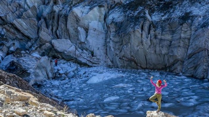 Türkiye'nin en büyük buzulu yerli, yabancı doğaseverleri ağırlıyor