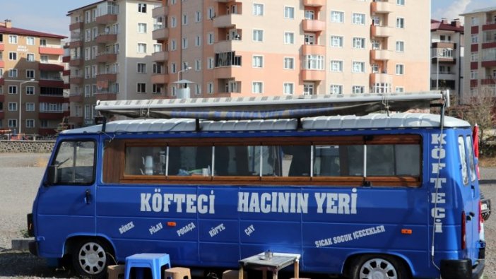 Erzurum'da köfteci olarak tasarlanan midibüs ilgi görüyor