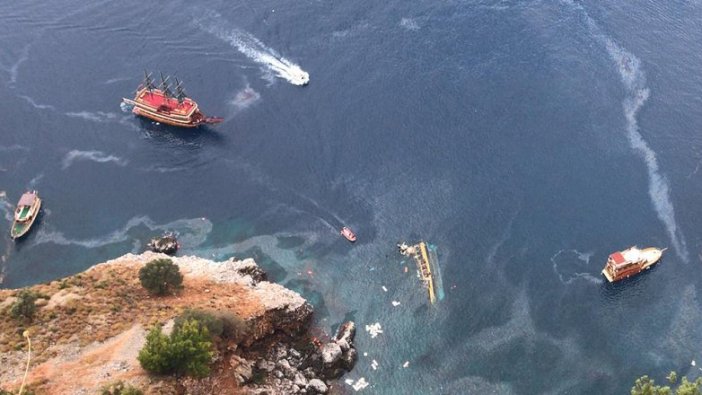 Alanya'da tur teknesi battı