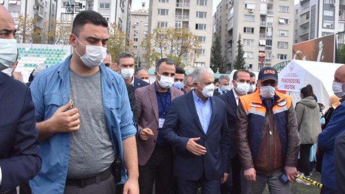 Binali Yıldırım, İzmir'deki çadır kenti ziyaret etti