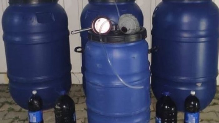 İzmir'de 900 litre kaçak içki ele geçirildi