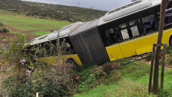 Başakşehir'de İETT otobüsü devrildi