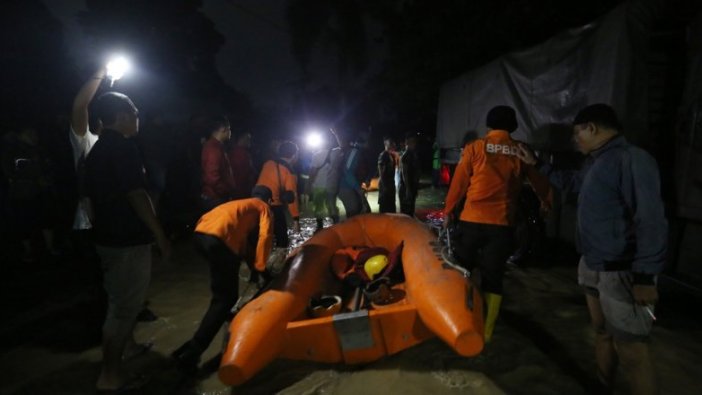 Endonezya'da sel felaketinden 5 bin 965 kişi etkilendi