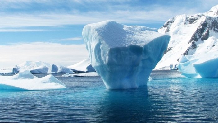 Dünyanın en büyük buz dağı eriyor