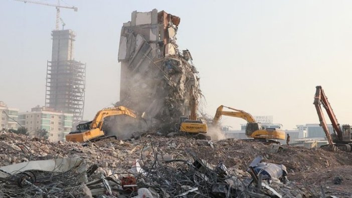 İzmir'de depremin ardından acil yıkılacak 71 binadan 67'sinin yıkımı tamamlandı