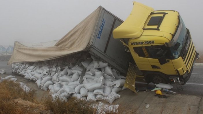 Konya'da tır ile askeri personeli taşıyan servis midibüsü çarpıştı: 10 yaralı