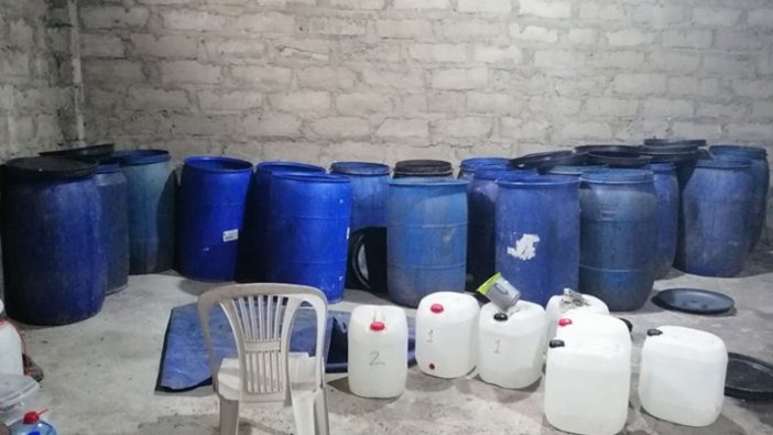 Adana'da 9 bin 440 litre sahte içki ele geçirildi