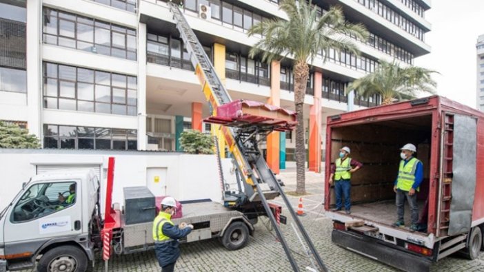 İzmir Büyükşehir Belediyesi binası boşaltılıyor