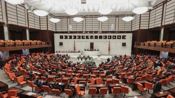 TBMM Genel Kurulunda, Milli Eğitim ile Ulaştırma ve Altyapı bakanlıklarının bütçeleri kabul edildi