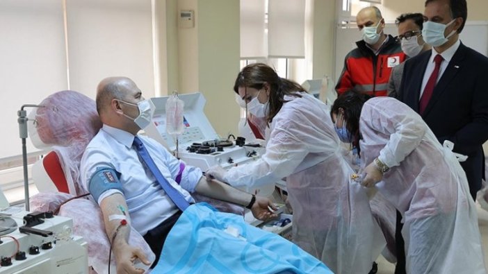 İçişleri Bakanı Soylu immün plazma bağışı yaptı