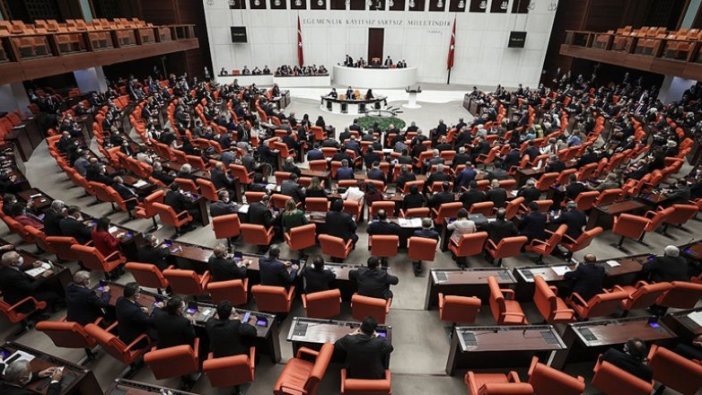 CHP 'Asgari Ücret Kanun Teklifi'ni TBMM Başkanlığı'na sundu