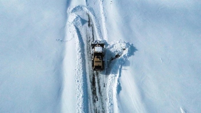 Doğu Anadolu'da kar ve tipi nedeniyle 98 köy yolu ulaşıma kapandı