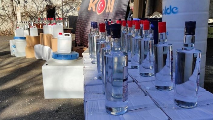 İstanbul'da yılbaşı öncesi yaklaşık 2,5 ton sahte içki ele geçirildi
