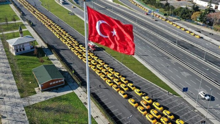 Yenikapı'da taksicilerin taksimetre güncelleme yoğunluğu devam ediyor
