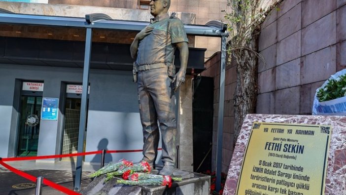 İzmir Adliyesi çalışanları, şehit polis Fethi Sekin'i unutmadı
