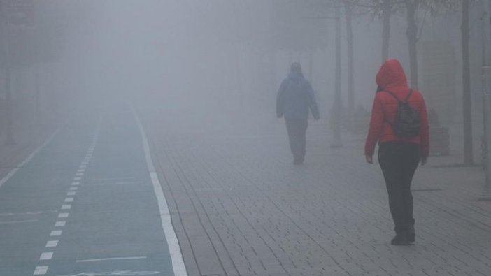 Bolu'da sis nedeniyle görüş mesafesi 30 metreye kadar düştü