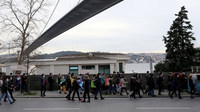 Boğaziçi Üniversitesi önündeki gösterilere ilişkin gözaltına alınanlardan 24'ü adliyeye sevk edildi