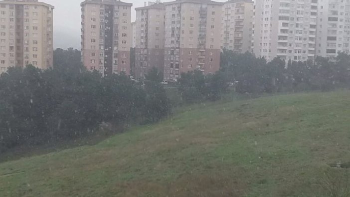 İstanbul'da yılın ilk karı yağrı