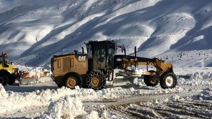 Elazığ'da kar nedeniyle 441 köy yolu ulaşıma kapandı