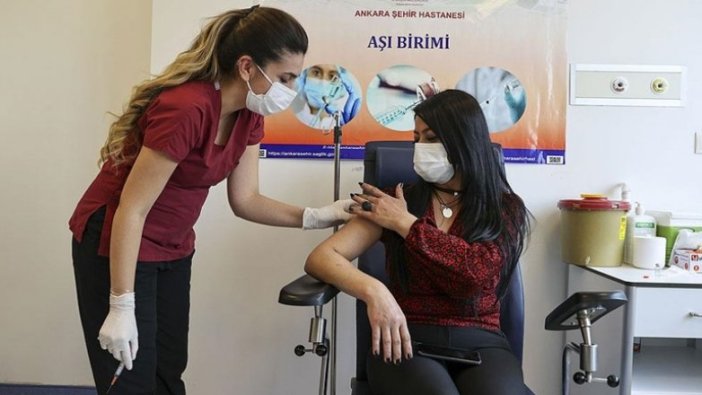 Sağlık çalışanlarına yönelik ilk doz aşılamada sona gelindi