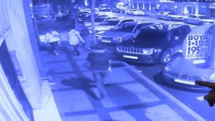 Beşiktaş'ta dehşet dolu dakikalar! Kağıt toplayıcısı 3 kişiyi bıçakladı