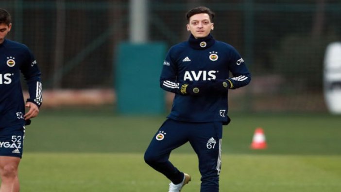 Mesut Özil'in alacağı ücreti açıkladı