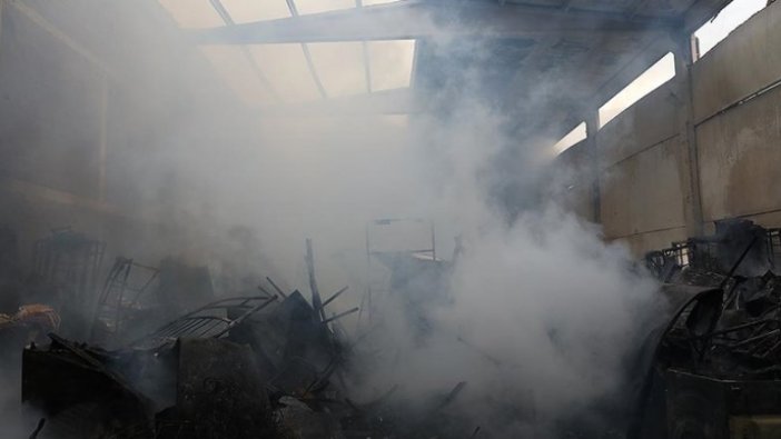 İzmir'de iki fabrikada çıkan yangın korkuttu