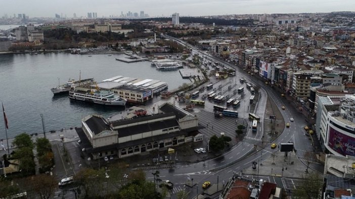 Kadıköy'de tüm kapalı ve açık alanlarda 7 gün süreyle toplantı ve gösteri yürüyüşü yasaklandı