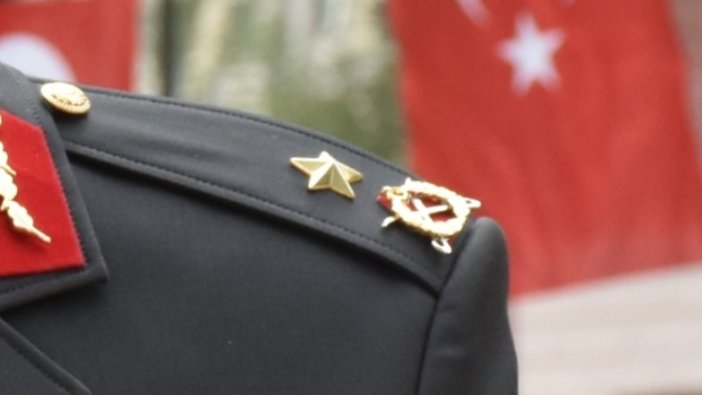 Emekli tuğgeneral rütbesini FETÖ elebaşının taktığını itiraf etti