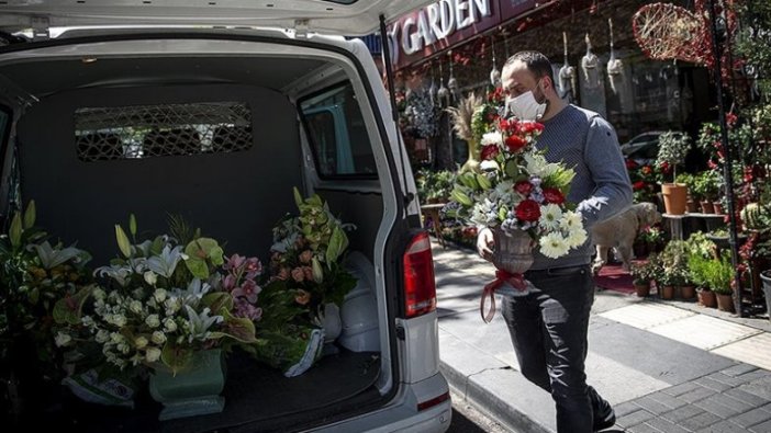 Çiçek satan iş yerlerine sokağa çıkma kısıtlamasında '14 Şubat' muafiyeti getirildi
