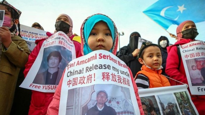 Uygur Türkleri, Çin konsolosluğu önündeki eylemlerini sürdürüyor
