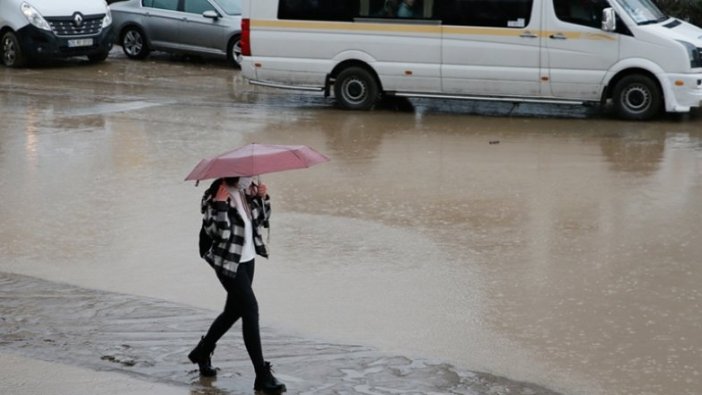 Kıyı Ege'de sağanak, Batı Karadeniz'de yoğun kar yağışı bekleniyor