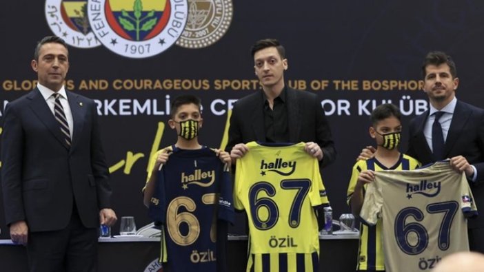 Mesut Özil'in imzaladığı 3 forma 36 bin 50 avroya satıldı