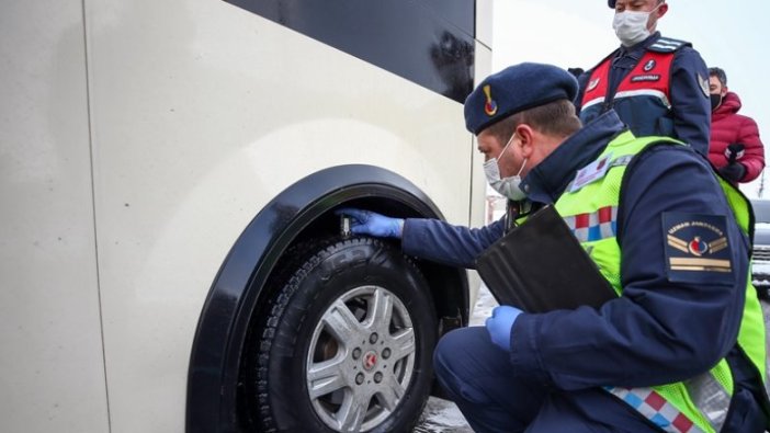 İstanbul'da jandarmadan kış lastiği ve Kovid-19 denetimi