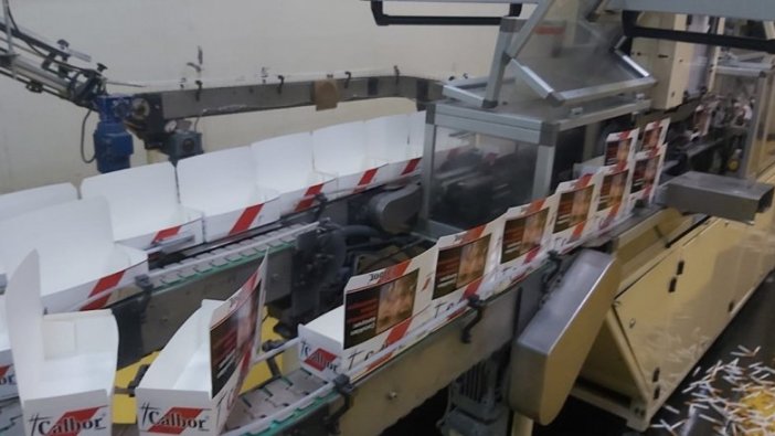 kaçak üretim yapılan fabrikada 6 milyon 442 bin makaron ele geçirildi