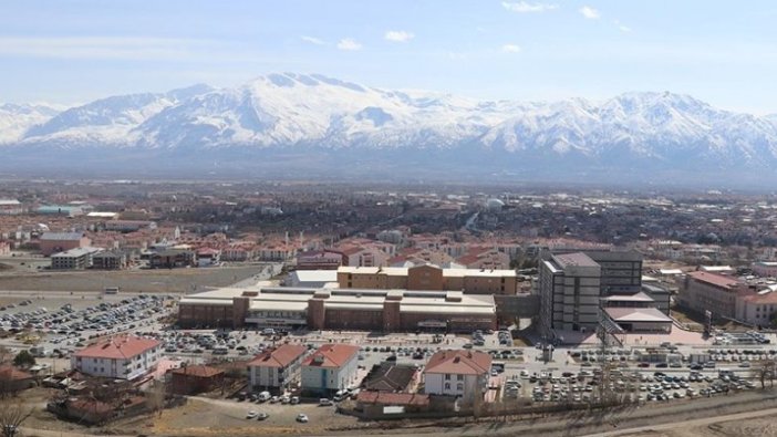 Yüzlerce kişinin hayatını kaybettiği Erzincan depremi unutulmuyor
