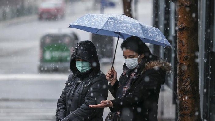 Başkentte kar yağışı etkili oluyor