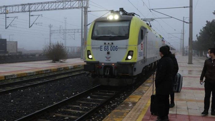 Bölgesel tren seferleri bir yıl sonra Kovid-19 tedbirleriyle yeniden başladı