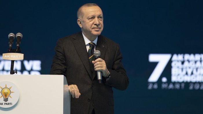 Recep Tayyip Erdoğan yeniden AK Parti Genel Başkanı seçildi