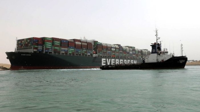 Süveyş Kanalı'nda sıkışan gemi dünya lojistik sektörünün gündemini değiştirdi