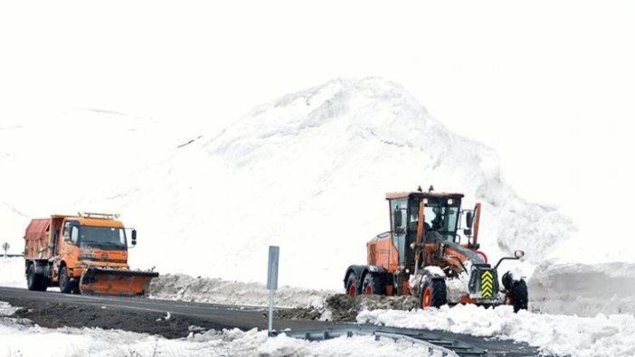 Palandöken Geçidi'nde karla mücadele