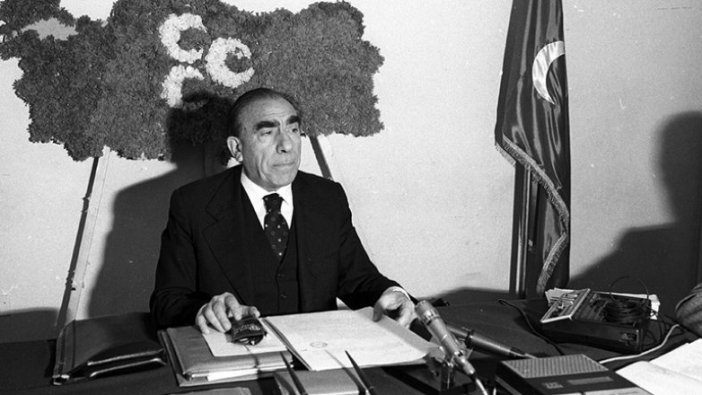 Ülkücü Hareket'in Lideri Türkeş vefatının 24. yılında anılıyor