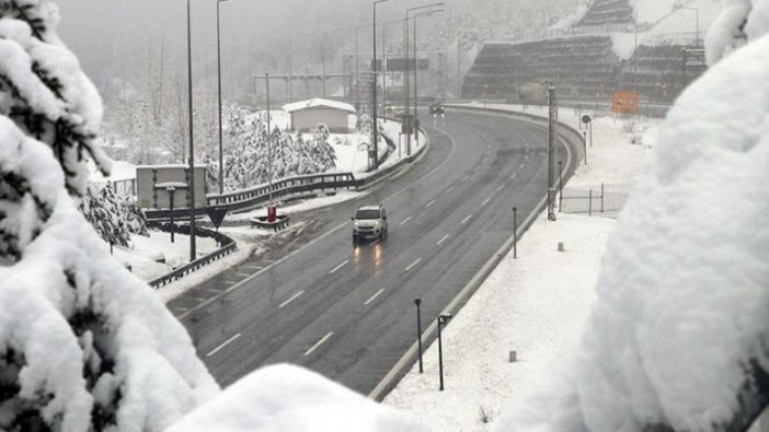 Bolu Dağı'nda kar kalınlığı 35 santimetreye ulaştı