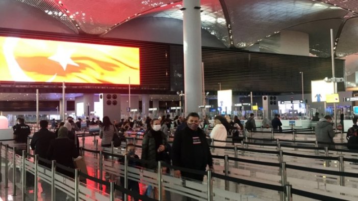 İstanbul'da Havalimanı ve otogarlarda 'tam kapanma' öncesi yoğunluk hakim