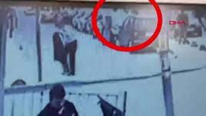 Otogarda patlayıcı bırakan şüpheliler güvenlik kamerasında