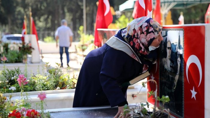 Şehitliklerde hüzünlü bayram arifesi
