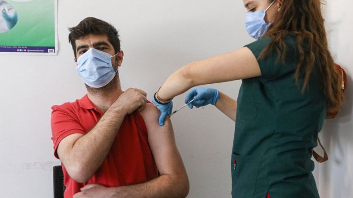 Sağlık çalışanlarının eşleri aşılanmaya başladı